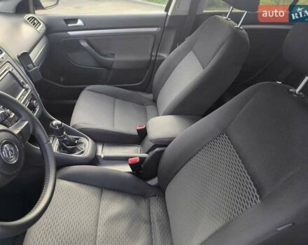 Черный Фольксваген Гольф, объемом двигателя 1.6 л и пробегом 344 тыс. км за 6800 $, фото 9 на Automoto.ua