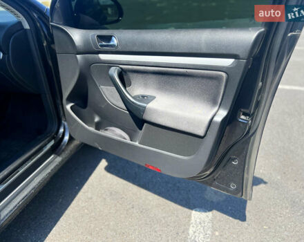 Черный Фольксваген Гольф, объемом двигателя 1.97 л и пробегом 295 тыс. км за 10499 $, фото 12 на Automoto.ua