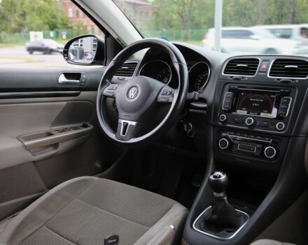 Черный Фольксваген Гольф, объемом двигателя 1.4 л и пробегом 237 тыс. км за 8200 $, фото 10 на Automoto.ua