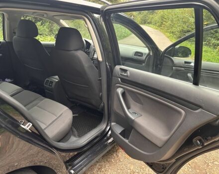 Черный Фольксваген Гольф, объемом двигателя 1.6 л и пробегом 288 тыс. км за 7950 $, фото 9 на Automoto.ua