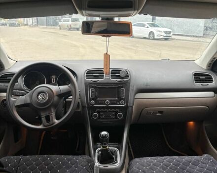 Черный Фольксваген Гольф, объемом двигателя 1.6 л и пробегом 285 тыс. км за 5700 $, фото 5 на Automoto.ua