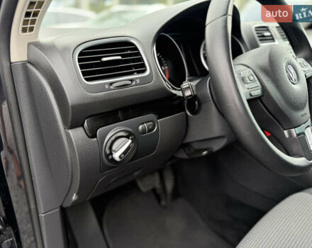 Черный Фольксваген Гольф, объемом двигателя 2 л и пробегом 200 тыс. км за 11900 $, фото 22 на Automoto.ua