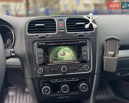 Черный Фольксваген Гольф, объемом двигателя 1.6 л и пробегом 325 тыс. км за 7300 $, фото 19 на Automoto.ua