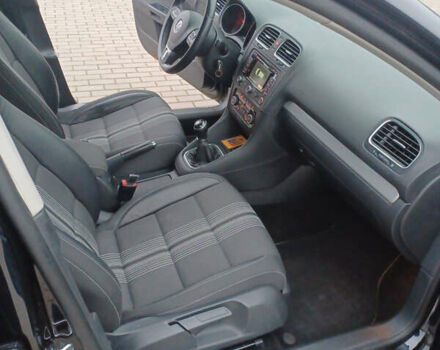 Чорний Фольксваген Гольф, об'ємом двигуна 0 л та пробігом 237 тис. км за 8600 $, фото 12 на Automoto.ua