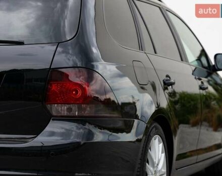 Черный Фольксваген Гольф, объемом двигателя 1.97 л и пробегом 256 тыс. км за 10900 $, фото 14 на Automoto.ua