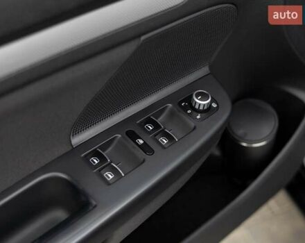 Черный Фольксваген Гольф, объемом двигателя 1.97 л и пробегом 256 тыс. км за 10900 $, фото 32 на Automoto.ua