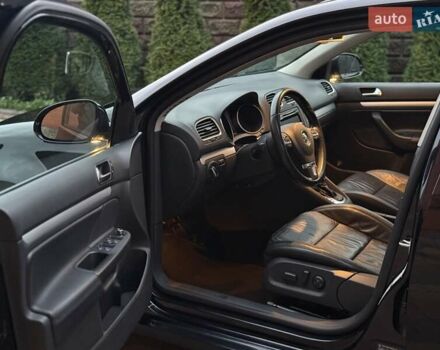 Чорний Фольксваген Гольф, об'ємом двигуна 1.39 л та пробігом 186 тис. км за 8200 $, фото 42 на Automoto.ua