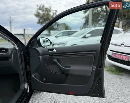 Черный Фольксваген Гольф, объемом двигателя 2 л и пробегом 200 тыс. км за 11900 $, фото 36 на Automoto.ua