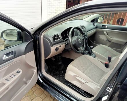 Черный Фольксваген Гольф, объемом двигателя 1.6 л и пробегом 232 тыс. км за 8450 $, фото 5 на Automoto.ua