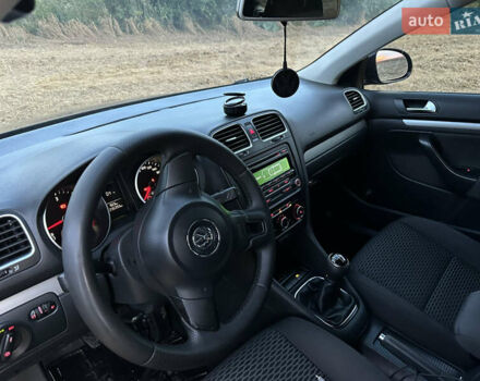 Черный Фольксваген Гольф, объемом двигателя 1.6 л и пробегом 245 тыс. км за 7950 $, фото 14 на Automoto.ua