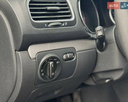 Черный Фольксваген Гольф, объемом двигателя 1.6 л и пробегом 325 тыс. км за 7300 $, фото 15 на Automoto.ua