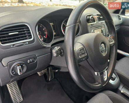 Черный Фольксваген Гольф, объемом двигателя 1.2 л и пробегом 210 тыс. км за 7400 $, фото 14 на Automoto.ua