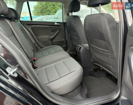 Черный Фольксваген Гольф, объемом двигателя 2 л и пробегом 200 тыс. км за 11900 $, фото 33 на Automoto.ua