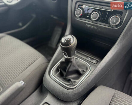 Черный Фольксваген Гольф, объемом двигателя 1.6 л и пробегом 325 тыс. км за 7300 $, фото 28 на Automoto.ua