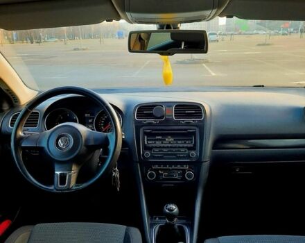 Черный Фольксваген Гольф, объемом двигателя 2 л и пробегом 225 тыс. км за 7800 $, фото 5 на Automoto.ua