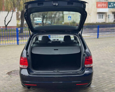 Черный Фольксваген Гольф, объемом двигателя 1.6 л и пробегом 325 тыс. км за 7300 $, фото 22 на Automoto.ua