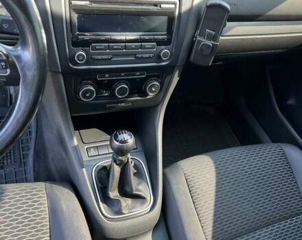 Черный Фольксваген Гольф, объемом двигателя 1.6 л и пробегом 297 тыс. км за 8500 $, фото 5 на Automoto.ua