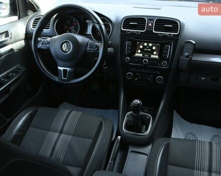 Черный Фольксваген Гольф, объемом двигателя 1.6 л и пробегом 238 тыс. км за 8800 $, фото 32 на Automoto.ua