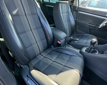 Черный Фольксваген Гольф, объемом двигателя 1.6 л и пробегом 270 тыс. км за 8350 $, фото 5 на Automoto.ua