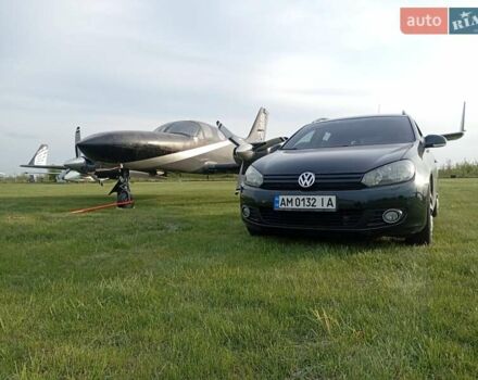 Черный Фольксваген Гольф, объемом двигателя 1.6 л и пробегом 356 тыс. км за 10500 $, фото 5 на Automoto.ua