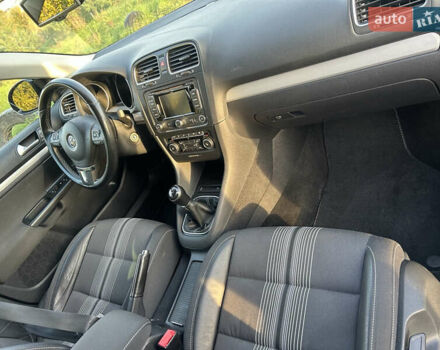 Черный Фольксваген Гольф, объемом двигателя 1.6 л и пробегом 237 тыс. км за 8150 $, фото 11 на Automoto.ua