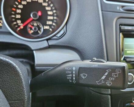 Черный Фольксваген Гольф, объемом двигателя 1.6 л и пробегом 326 тыс. км за 8950 $, фото 31 на Automoto.ua