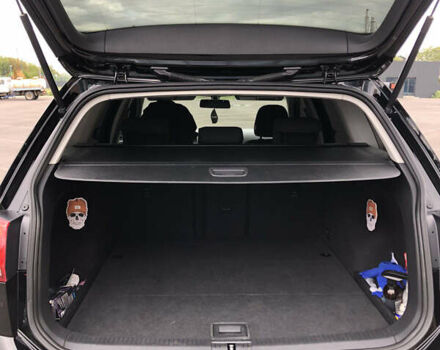 Черный Фольксваген Гольф, объемом двигателя 1.6 л и пробегом 330 тыс. км за 11000 $, фото 22 на Automoto.ua