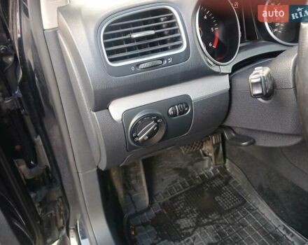 Черный Фольксваген Гольф, объемом двигателя 1.6 л и пробегом 266 тыс. км за 8600 $, фото 23 на Automoto.ua