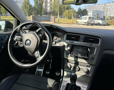 Черный Фольксваген Гольф, объемом двигателя 1.6 л и пробегом 169 тыс. км за 11200 $, фото 11 на Automoto.ua