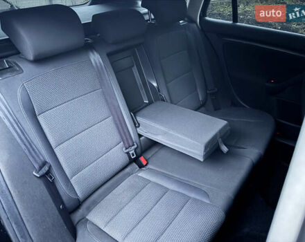 Черный Фольксваген Гольф, объемом двигателя 1.6 л и пробегом 276 тыс. км за 8999 $, фото 21 на Automoto.ua