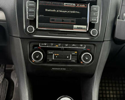 Черный Фольксваген Гольф, объемом двигателя 1.6 л и пробегом 279 тыс. км за 8400 $, фото 15 на Automoto.ua