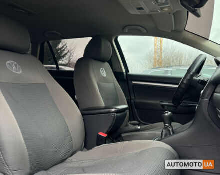 Черный Фольксваген Гольф, объемом двигателя 1.6 л и пробегом 267 тыс. км за 9600 $, фото 8 на Automoto.ua