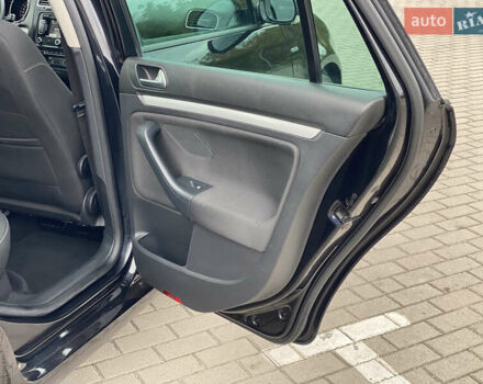 Черный Фольксваген Гольф, объемом двигателя 1.97 л и пробегом 233 тыс. км за 10190 $, фото 35 на Automoto.ua