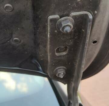 Черный Фольксваген Гольф, объемом двигателя 1.6 л и пробегом 335 тыс. км за 9963 $, фото 21 на Automoto.ua