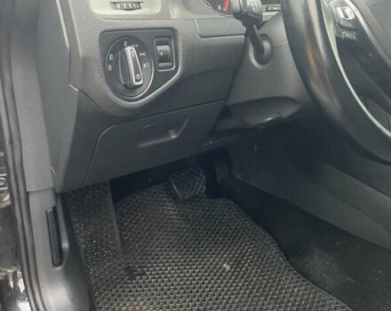 Черный Фольксваген Гольф, объемом двигателя 1.4 л и пробегом 220 тыс. км за 9500 $, фото 22 на Automoto.ua