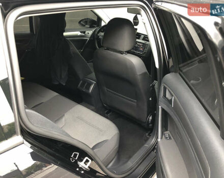 Черный Фольксваген Гольф, объемом двигателя 1.6 л и пробегом 330 тыс. км за 11000 $, фото 21 на Automoto.ua