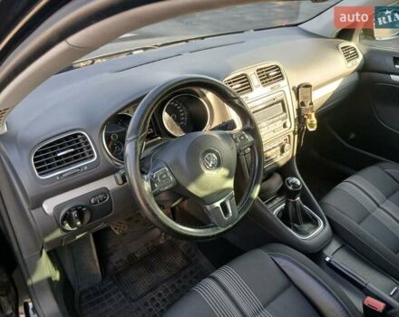 Черный Фольксваген Гольф, объемом двигателя 1.6 л и пробегом 270 тыс. км за 8000 $, фото 4 на Automoto.ua