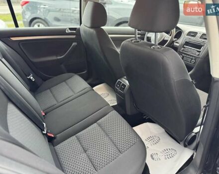 Черный Фольксваген Гольф, объемом двигателя 1.6 л и пробегом 207 тыс. км за 9300 $, фото 47 на Automoto.ua