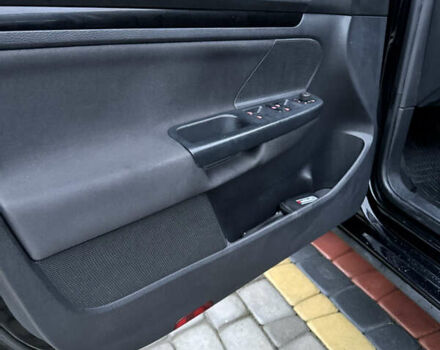 Черный Фольксваген Гольф, объемом двигателя 1.6 л и пробегом 276 тыс. км за 8999 $, фото 23 на Automoto.ua