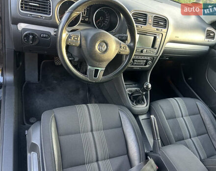 Черный Фольксваген Гольф, объемом двигателя 1.6 л и пробегом 237 тыс. км за 8150 $, фото 8 на Automoto.ua
