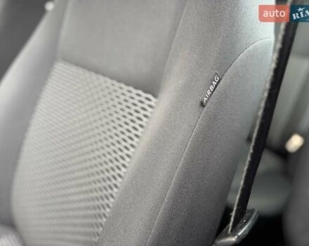 Черный Фольксваген Гольф, объемом двигателя 1.6 л и пробегом 207 тыс. км за 9300 $, фото 23 на Automoto.ua