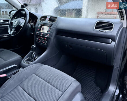 Черный Фольксваген Гольф, объемом двигателя 1.6 л и пробегом 276 тыс. км за 8999 $, фото 18 на Automoto.ua