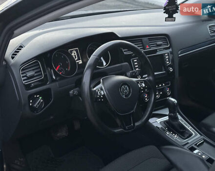 Черный Фольксваген Гольф, объемом двигателя 0 л и пробегом 245 тыс. км за 13200 $, фото 11 на Automoto.ua