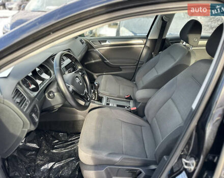 Черный Фольксваген Гольф, объемом двигателя 1.6 л и пробегом 189 тыс. км за 11500 $, фото 33 на Automoto.ua