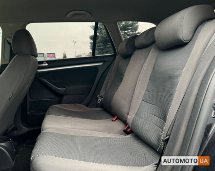 Черный Фольксваген Гольф, объемом двигателя 1.6 л и пробегом 267 тыс. км за 9600 $, фото 11 на Automoto.ua