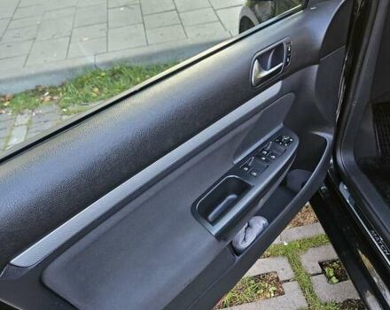 Черный Фольксваген Гольф, объемом двигателя 1.6 л и пробегом 326 тыс. км за 8950 $, фото 18 на Automoto.ua