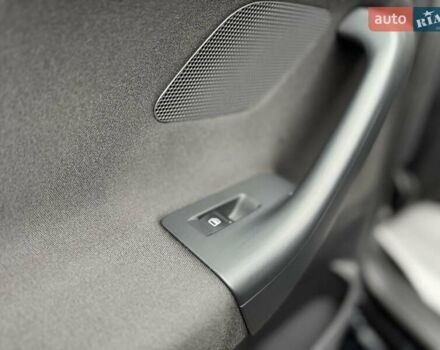 Черный Фольксваген Гольф, объемом двигателя 1.6 л и пробегом 207 тыс. км за 9300 $, фото 30 на Automoto.ua