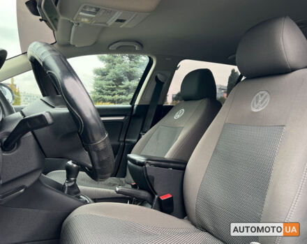 Черный Фольксваген Гольф, объемом двигателя 1.6 л и пробегом 267 тыс. км за 9600 $, фото 14 на Automoto.ua