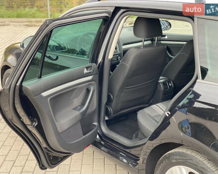 Черный Фольксваген Гольф, объемом двигателя 1.97 л и пробегом 233 тыс. км за 10190 $, фото 31 на Automoto.ua