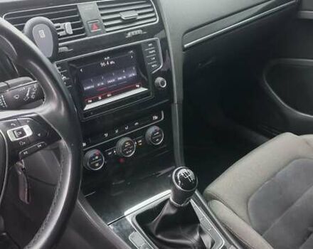 Черный Фольксваген Гольф, объемом двигателя 1.6 л и пробегом 245 тыс. км за 9800 $, фото 18 на Automoto.ua